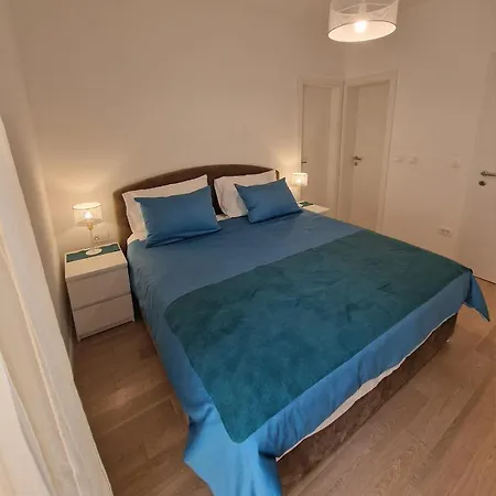 Luxury Moobl - Free Parking Apartment